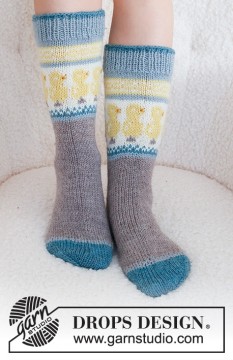 229-33 Dancing Chicken Socks by DROPS Design