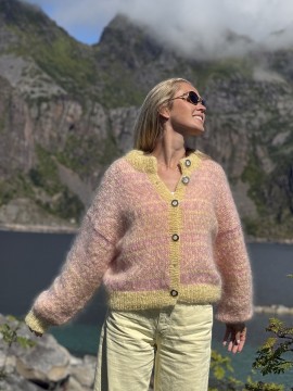 IR 02-41G - Hanami jakke - soft pink - Påfugl - strikkepakke