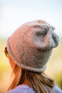 Blinglue i glattstrikk eller ribbestrikk - pakke med garn og oppskrift