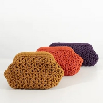 OPP131 - Jasmine Clutch - L - heklepakke